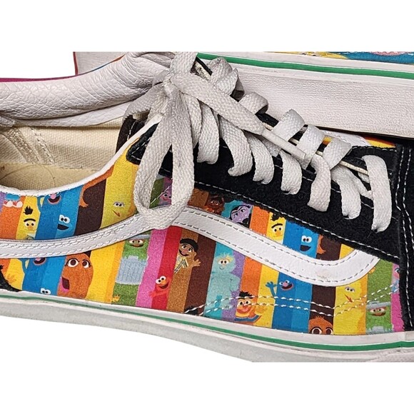 VANS Sesame Street Old Skool 'Rainbow Stripes' Low Top Size Mens 10 - Picture 3 of 8